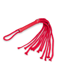 Charger l'image dans la galerie, Fouet martinet à lanières rouge
