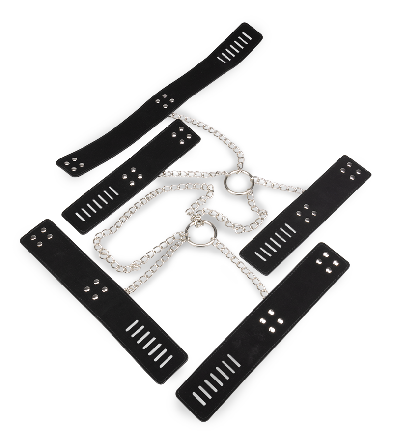 Menottes en croix et collier soumission